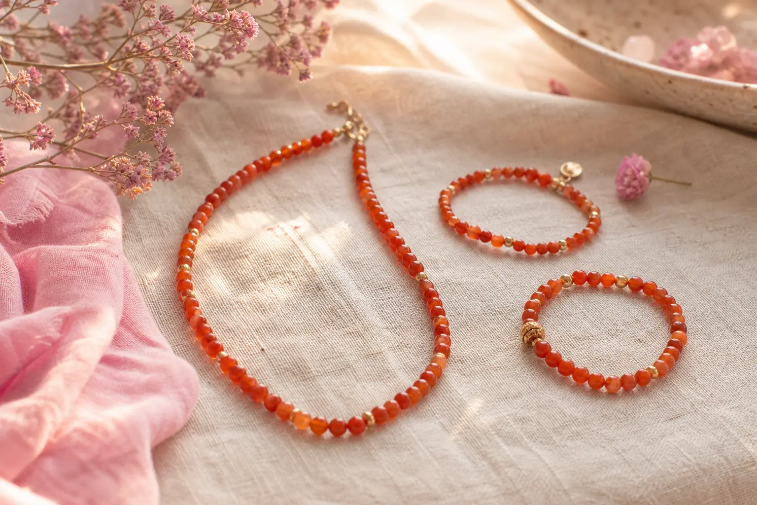 Cornaline : une histoire millénaire à travers les civilisations Bijoux anciens en cornaline utilisés depuis l'Antiquité